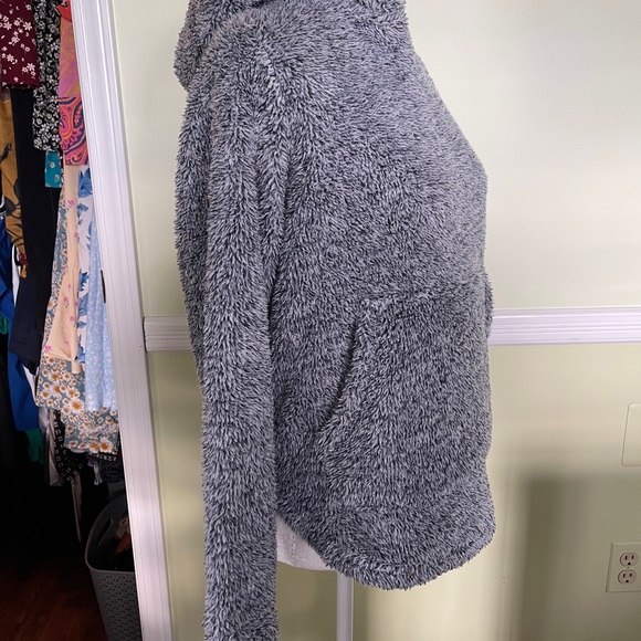 Sherpa hoodie - Picture 4 of 6